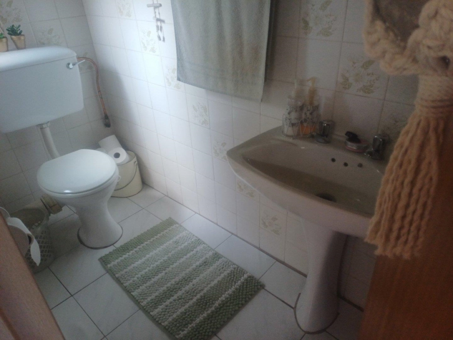 2 Bedroom Property for Sale in Birchleigh Gauteng