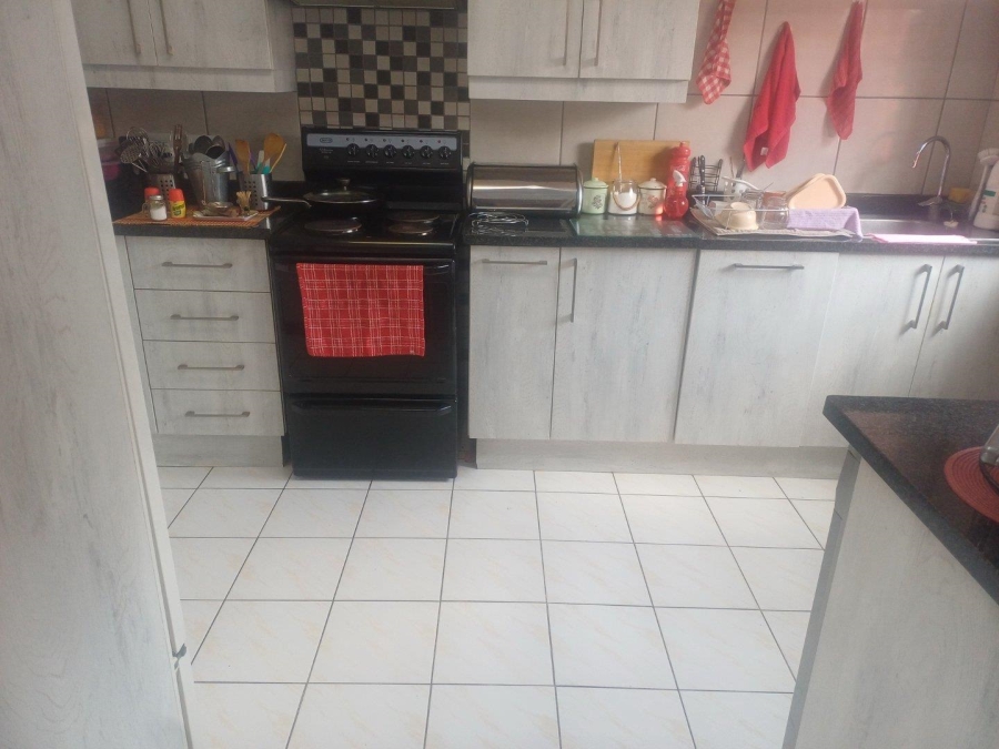 2 Bedroom Property for Sale in Birchleigh Gauteng