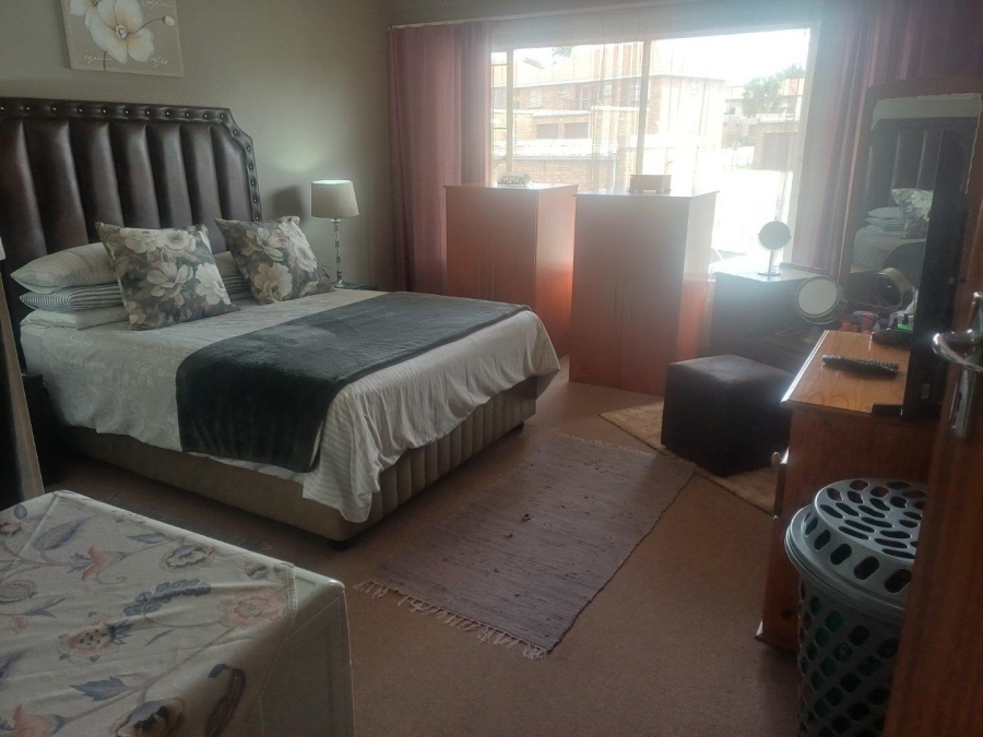 2 Bedroom Property for Sale in Birchleigh Gauteng