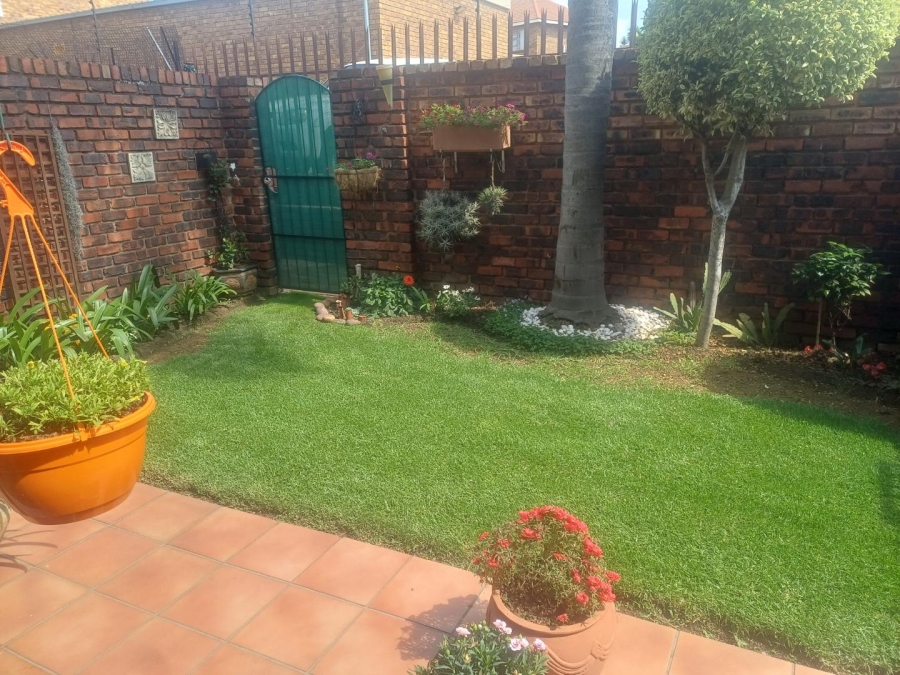 2 Bedroom Property for Sale in Birchleigh Gauteng