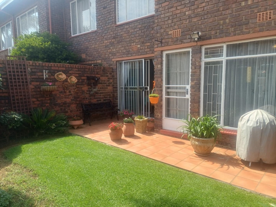 2 Bedroom Property for Sale in Birchleigh Gauteng