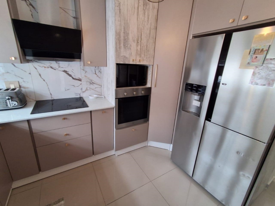 3 Bedroom Property for Sale in Die Hoewes Gauteng