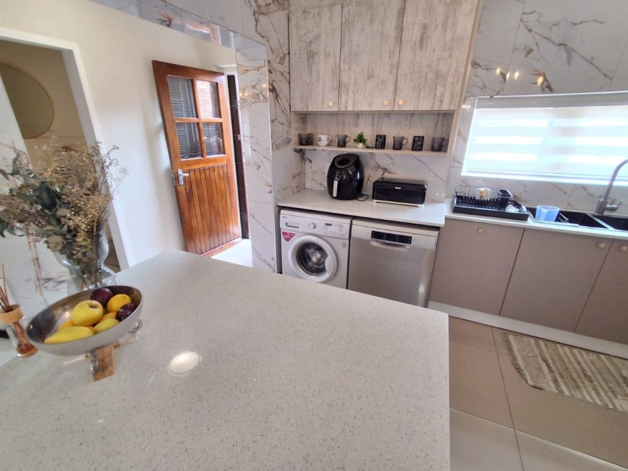 3 Bedroom Property for Sale in Die Hoewes Gauteng