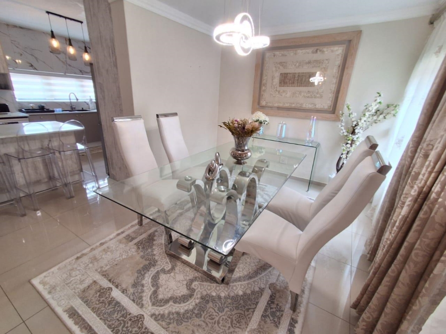 3 Bedroom Property for Sale in Die Hoewes Gauteng