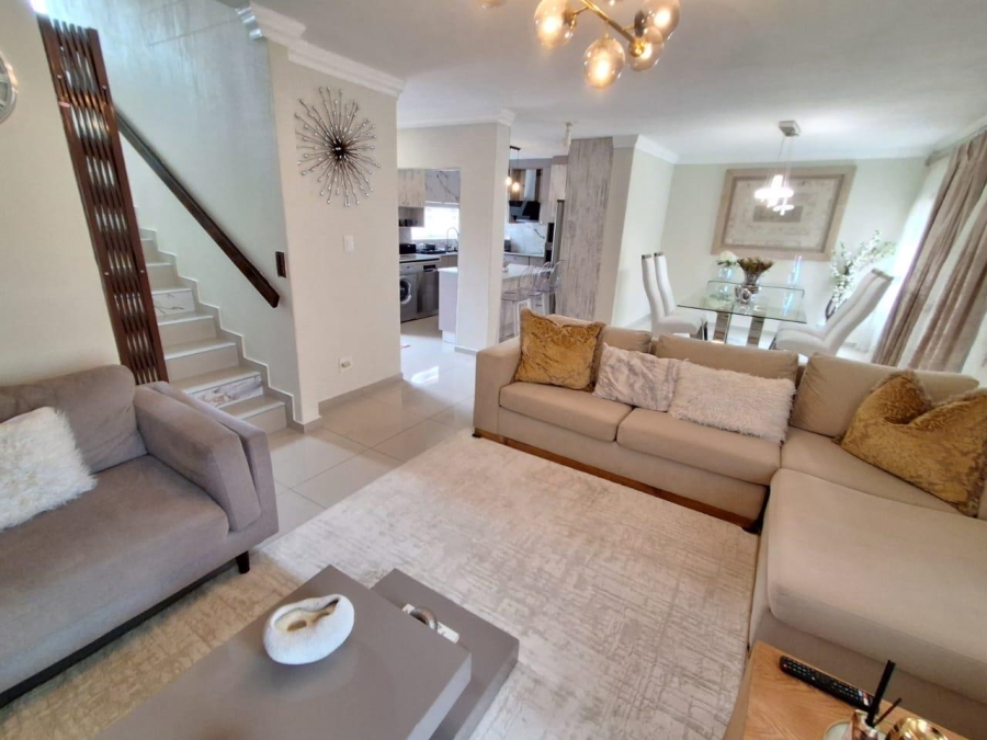 3 Bedroom Property for Sale in Die Hoewes Gauteng