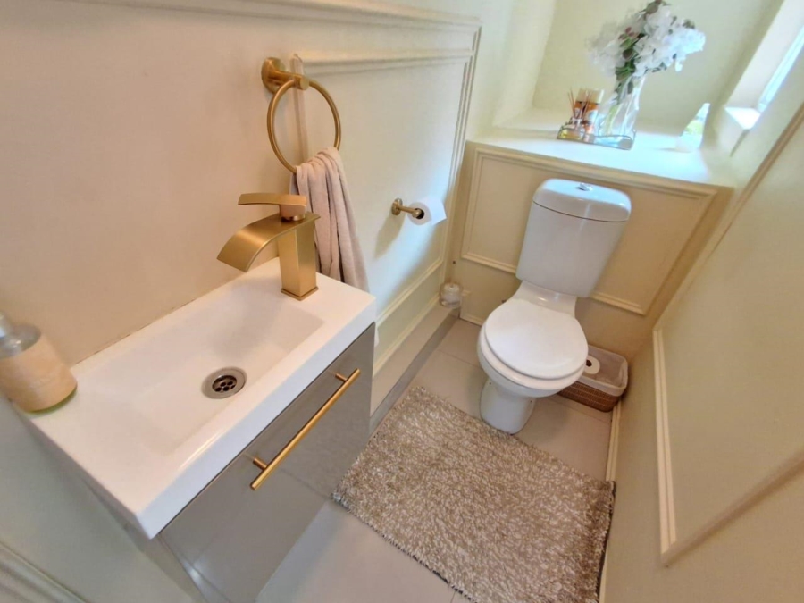 3 Bedroom Property for Sale in Die Hoewes Gauteng