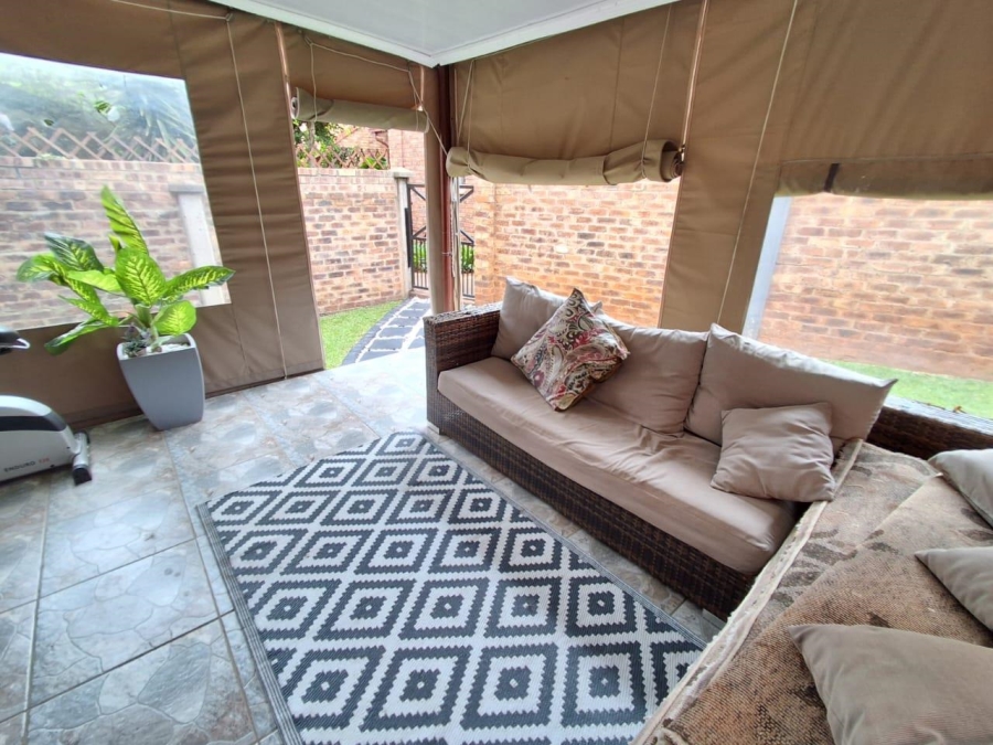 3 Bedroom Property for Sale in Die Hoewes Gauteng