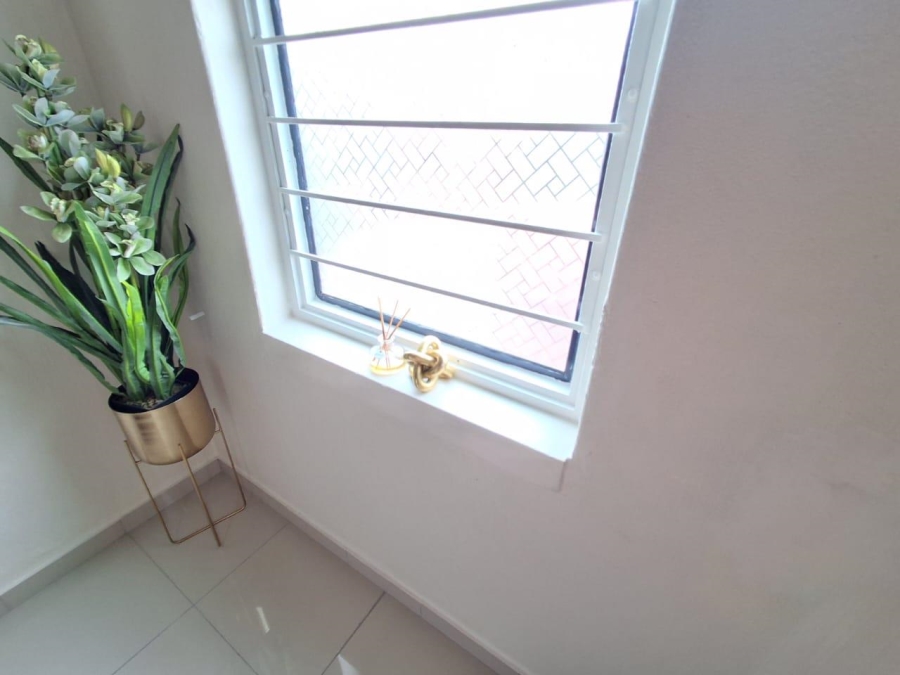 3 Bedroom Property for Sale in Die Hoewes Gauteng