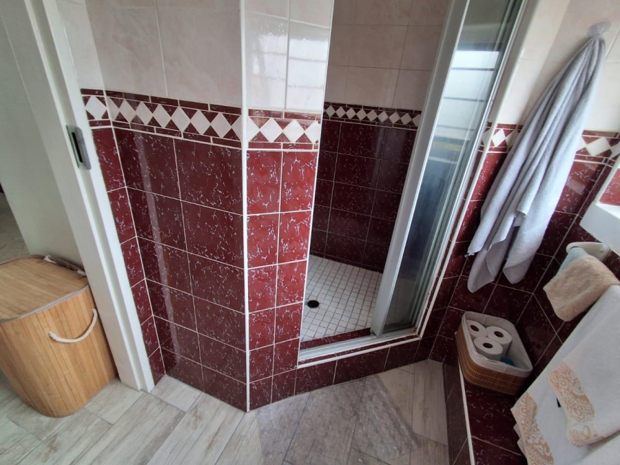 3 Bedroom Property for Sale in Die Hoewes Gauteng