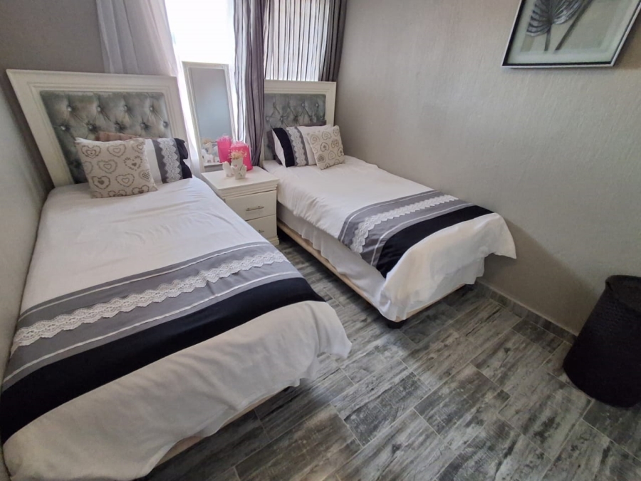 3 Bedroom Property for Sale in Die Hoewes Gauteng