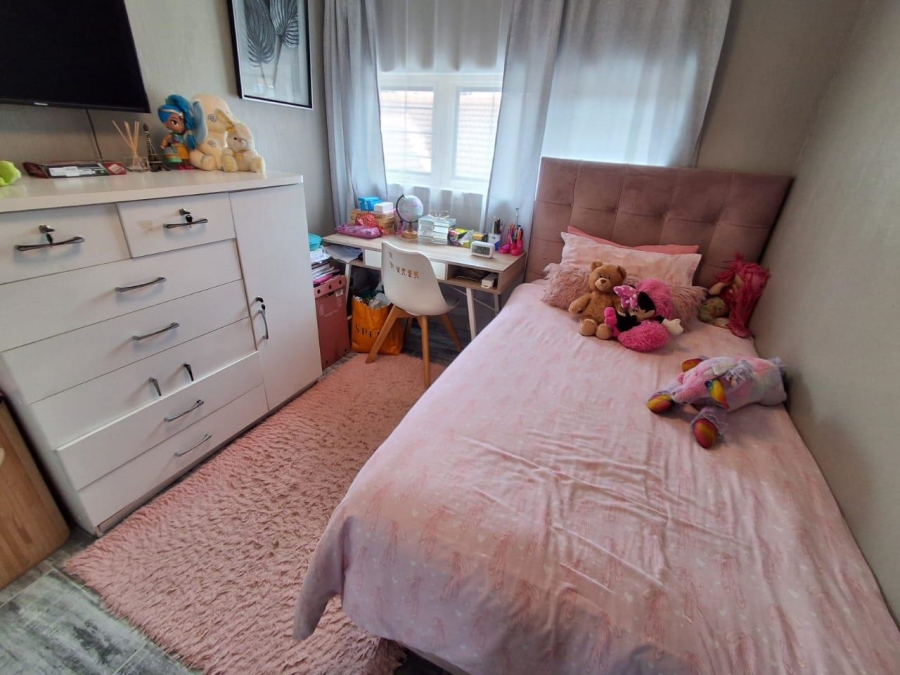 3 Bedroom Property for Sale in Die Hoewes Gauteng