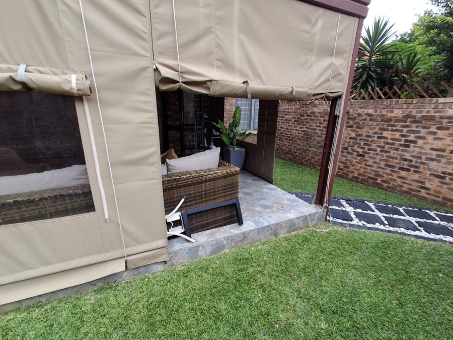 3 Bedroom Property for Sale in Die Hoewes Gauteng