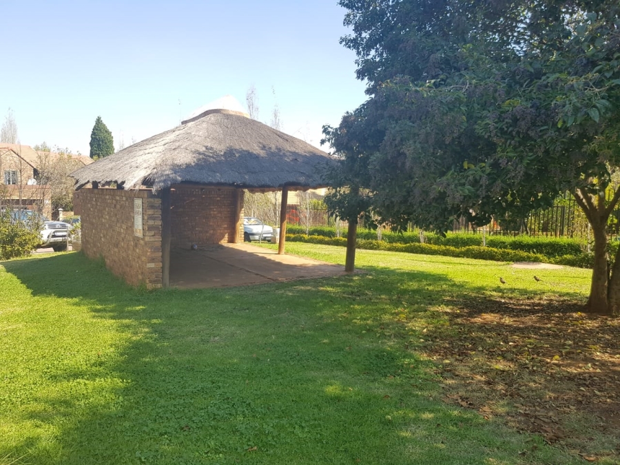 3 Bedroom Property for Sale in Die Hoewes Gauteng
