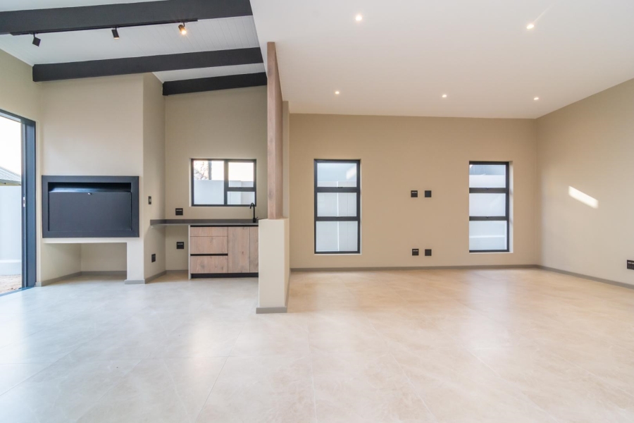 4 Bedroom Property for Sale in Homes Haven Gauteng