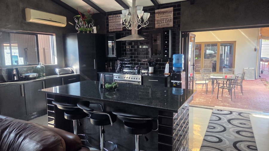 5 Bedroom Property for Sale in Raceview Gauteng