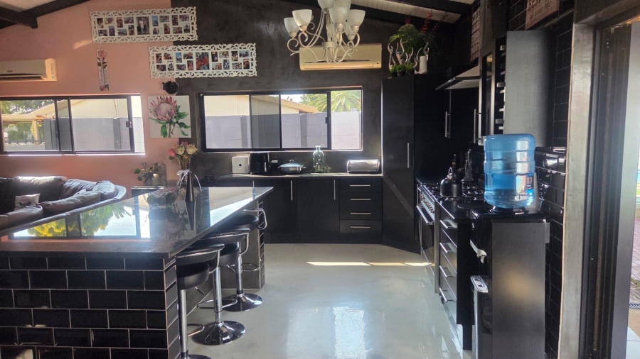 5 Bedroom Property for Sale in Raceview Gauteng
