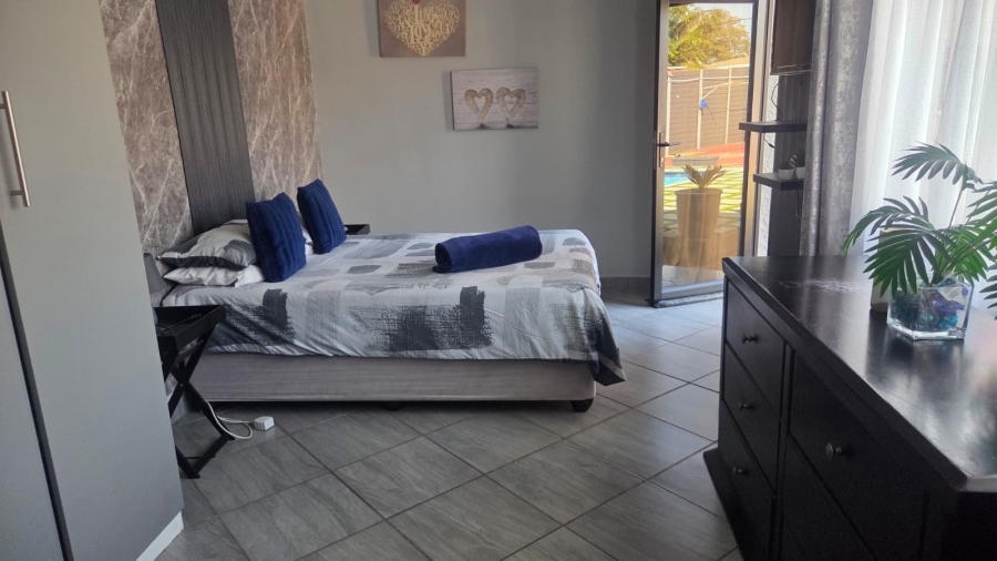 5 Bedroom Property for Sale in Raceview Gauteng