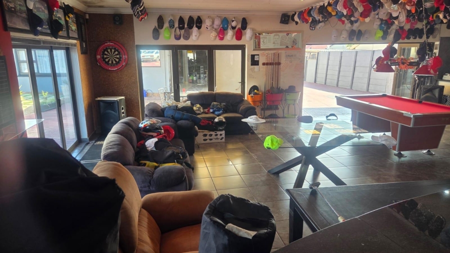 5 Bedroom Property for Sale in Raceview Gauteng