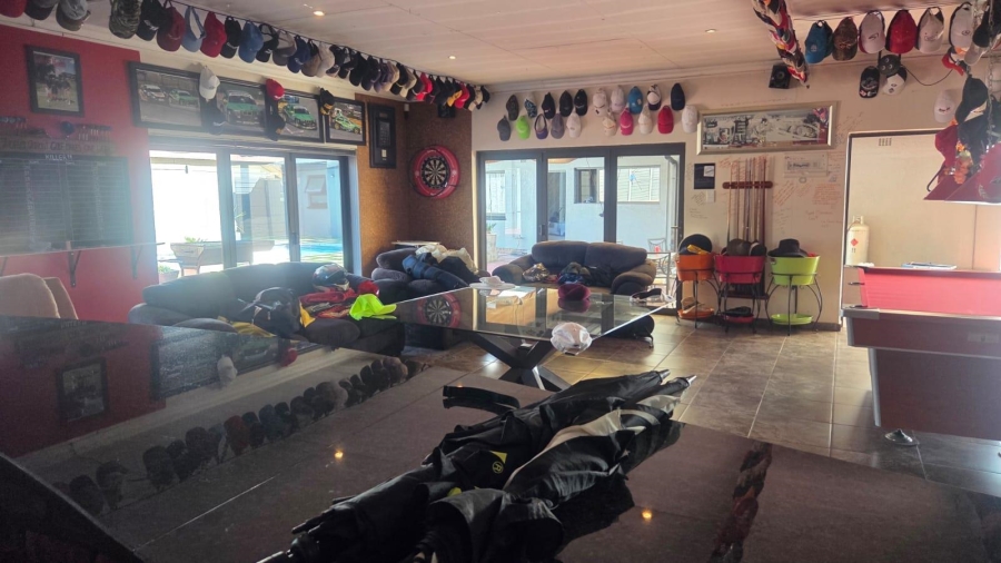 5 Bedroom Property for Sale in Raceview Gauteng