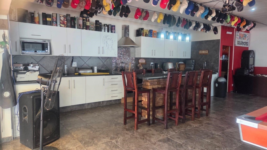 5 Bedroom Property for Sale in Raceview Gauteng