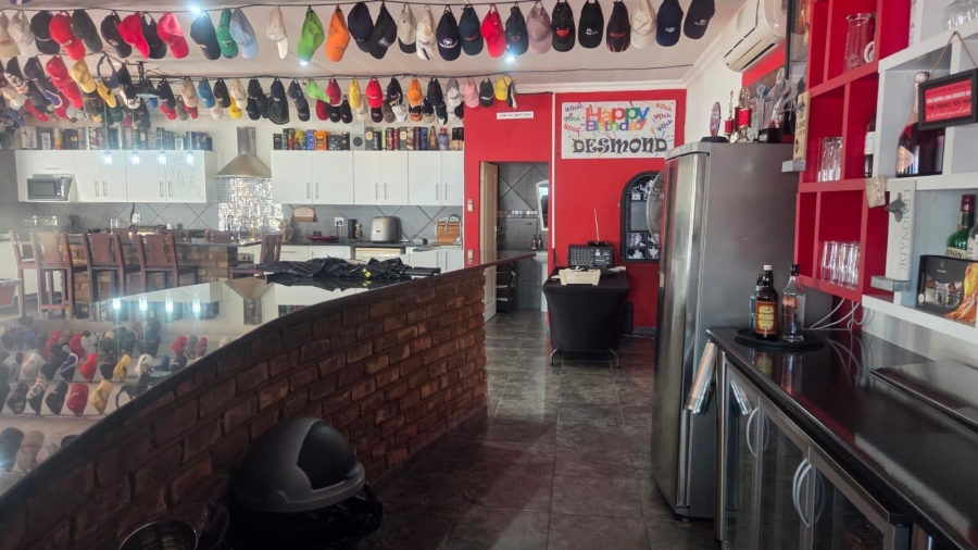 5 Bedroom Property for Sale in Raceview Gauteng