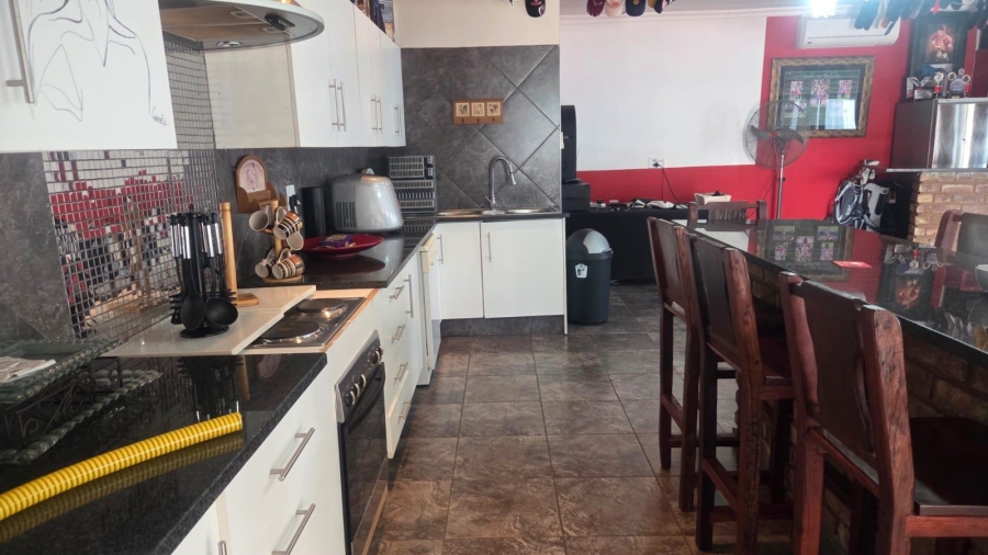 5 Bedroom Property for Sale in Raceview Gauteng