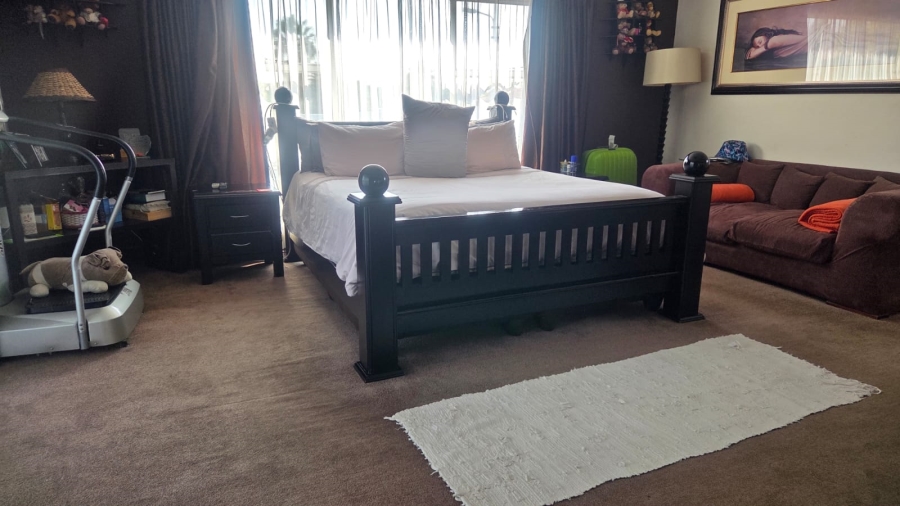 5 Bedroom Property for Sale in Raceview Gauteng