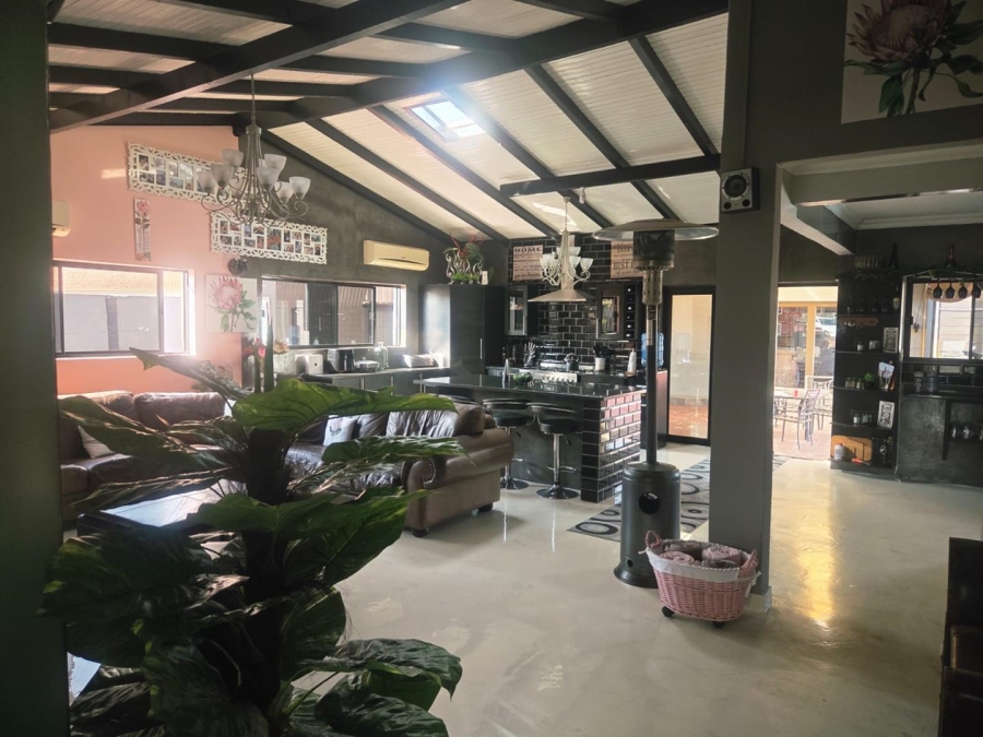 5 Bedroom Property for Sale in Raceview Gauteng