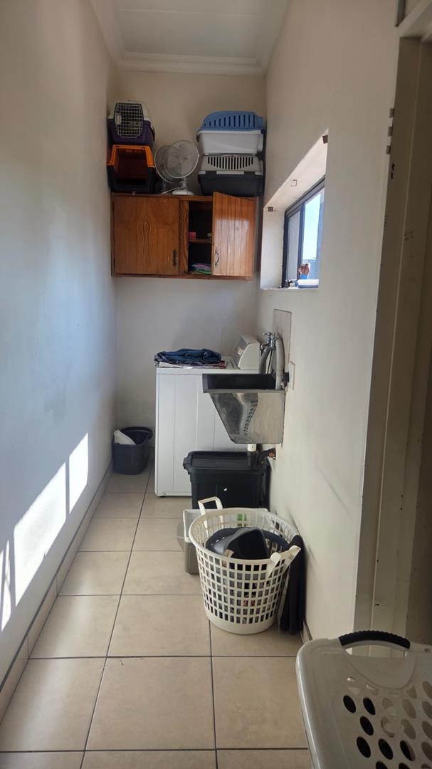 5 Bedroom Property for Sale in Raceview Gauteng