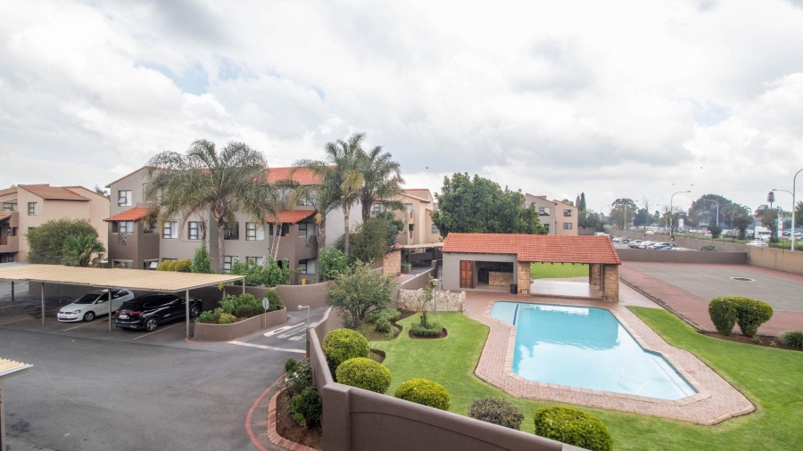 To Let 3 Bedroom Property for Rent in Lakefield Gauteng