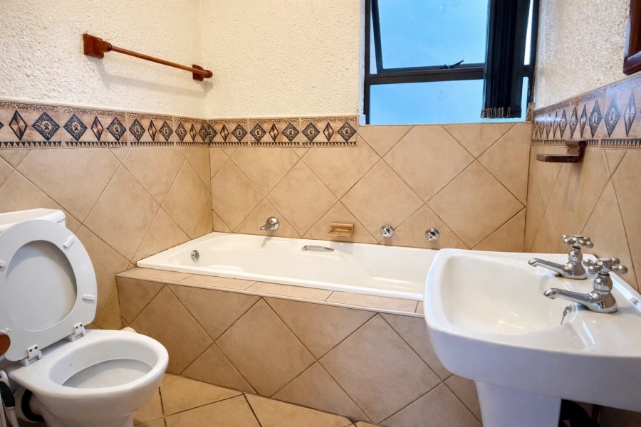 To Let 3 Bedroom Property for Rent in Lakefield Gauteng