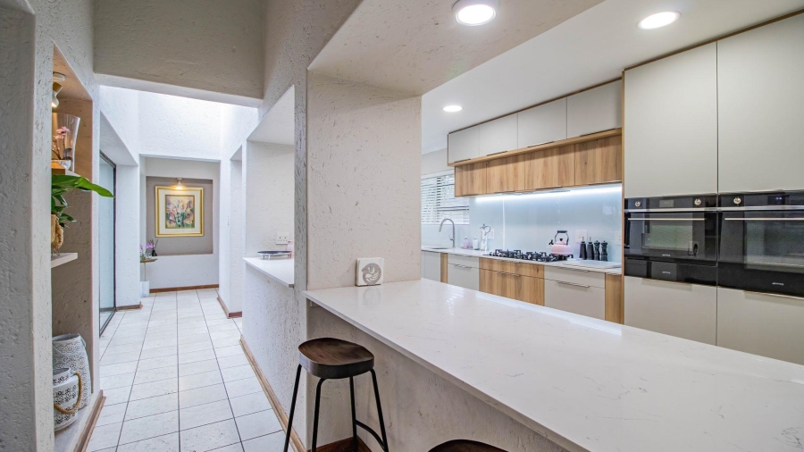 4 Bedroom Property for Sale in Lakefield Gauteng