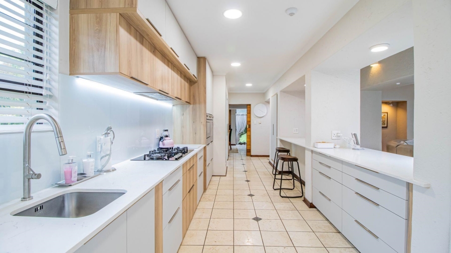 4 Bedroom Property for Sale in Lakefield Gauteng