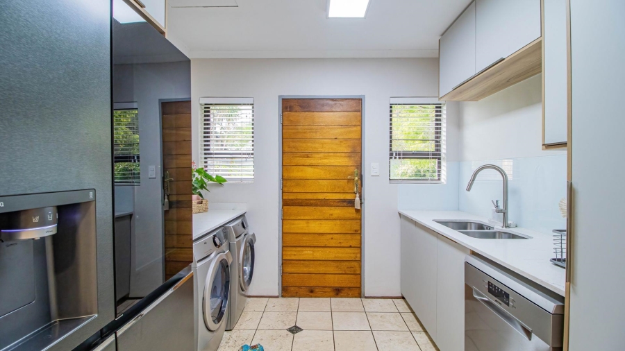 4 Bedroom Property for Sale in Lakefield Gauteng