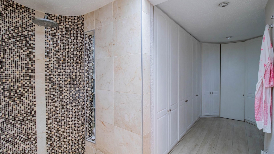 4 Bedroom Property for Sale in Lakefield Gauteng