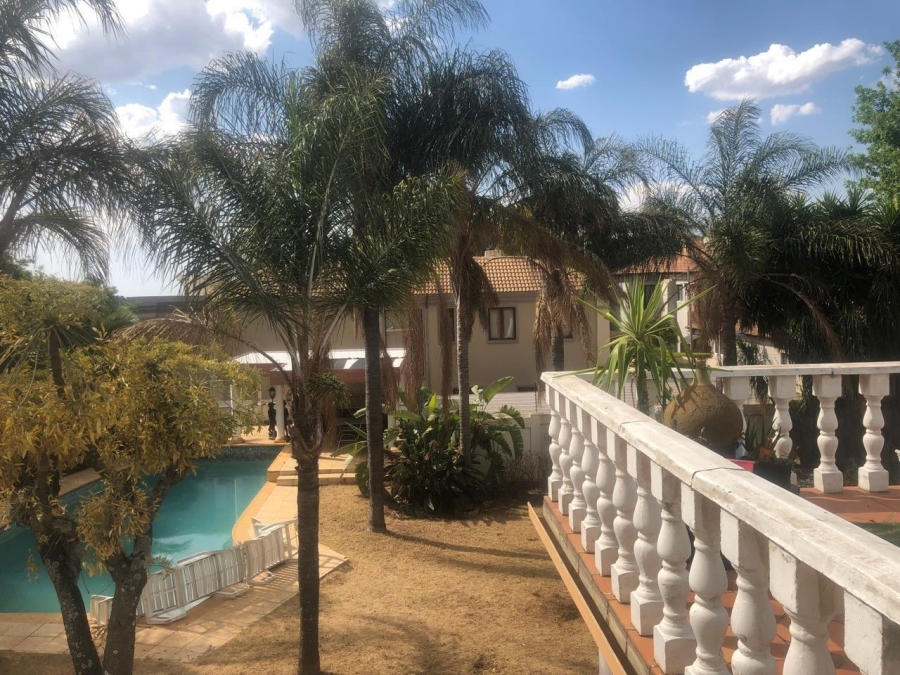 1 Bedroom Property for Sale in Waterkloof Ridge Gauteng