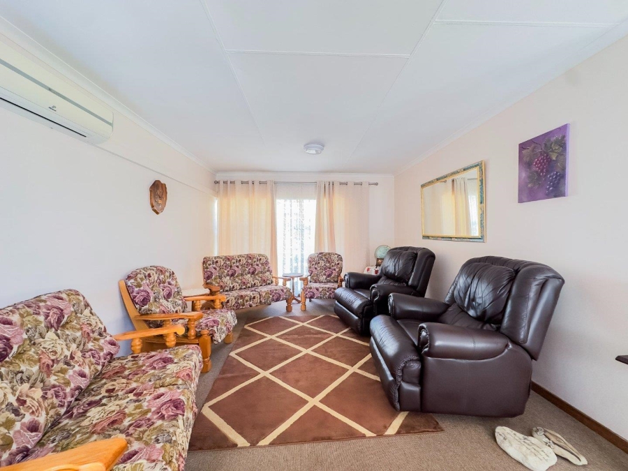 4 Bedroom Property for Sale in Florauna Gauteng