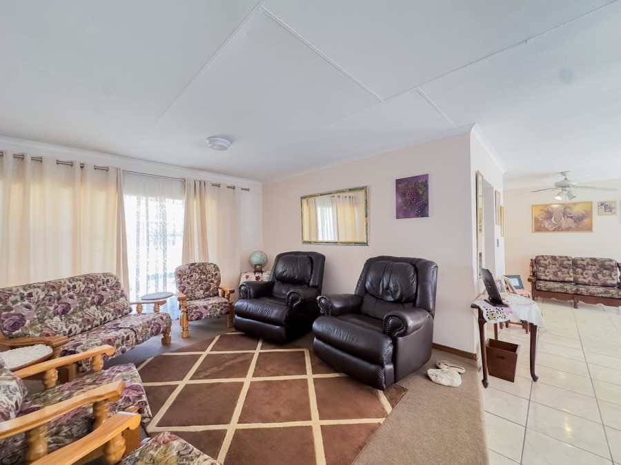 4 Bedroom Property for Sale in Florauna Gauteng