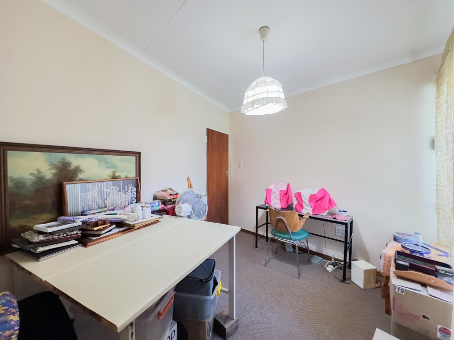 4 Bedroom Property for Sale in Florauna Gauteng