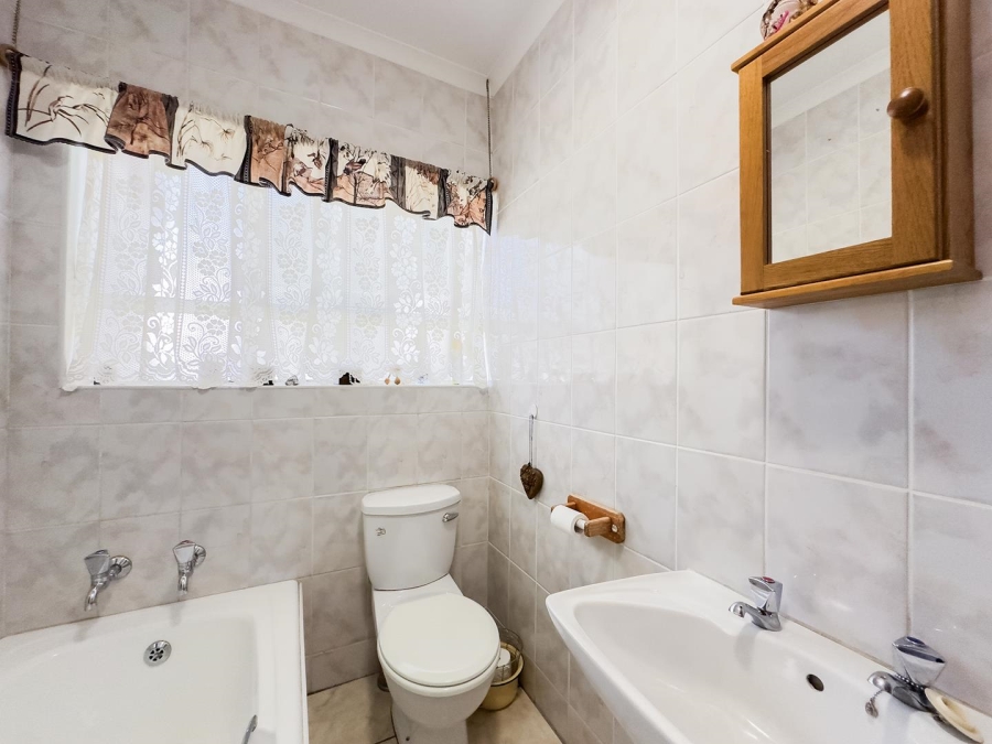 4 Bedroom Property for Sale in Florauna Gauteng