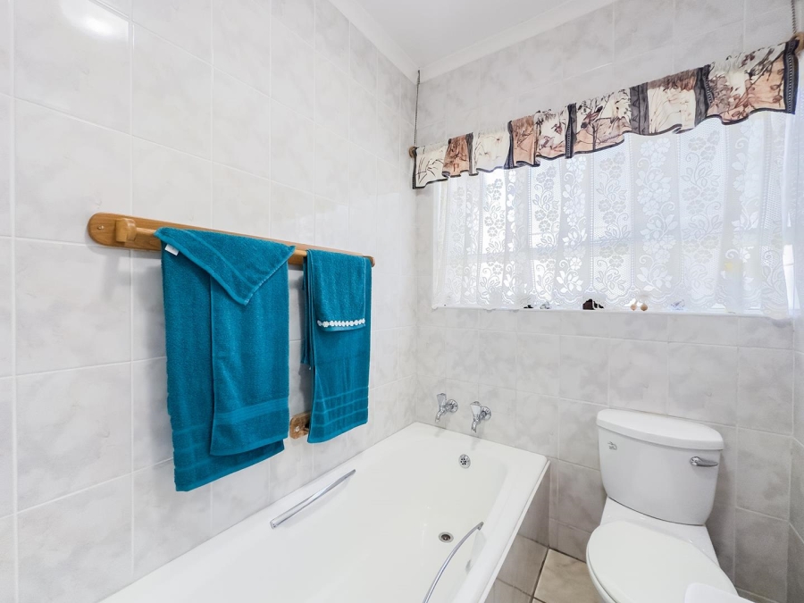 4 Bedroom Property for Sale in Florauna Gauteng