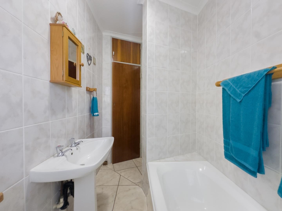 4 Bedroom Property for Sale in Florauna Gauteng