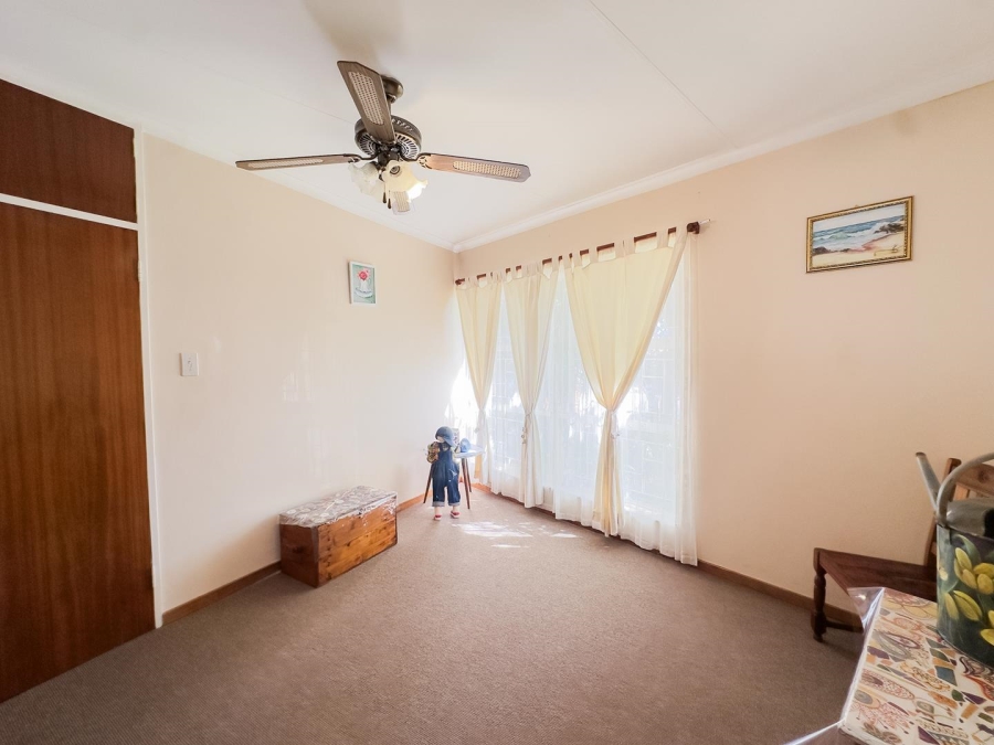 4 Bedroom Property for Sale in Florauna Gauteng