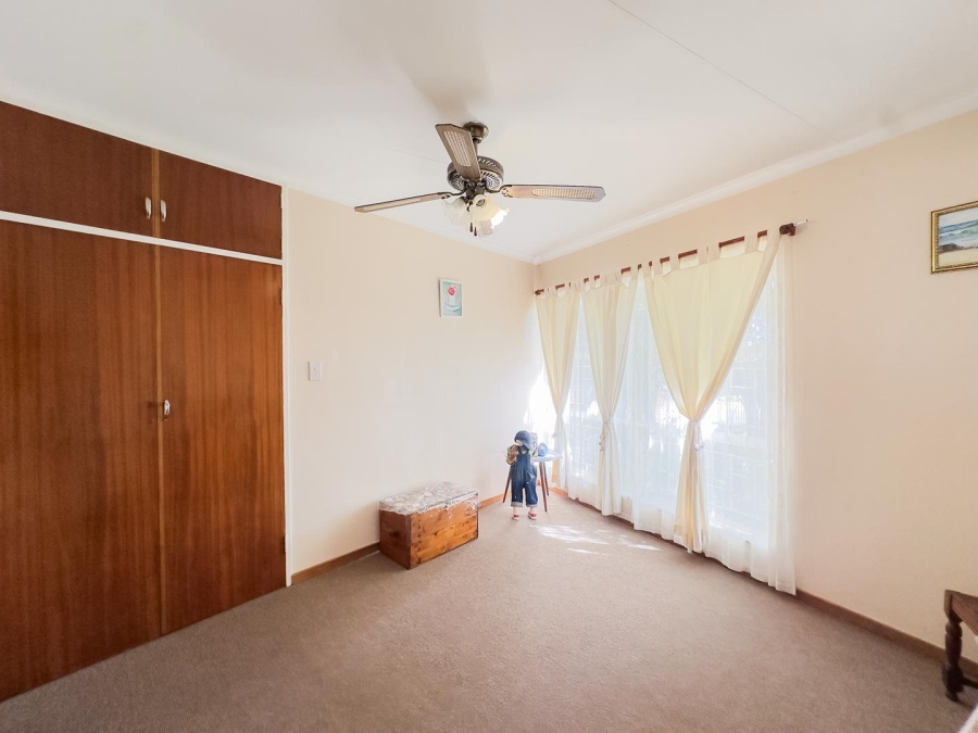 4 Bedroom Property for Sale in Florauna Gauteng