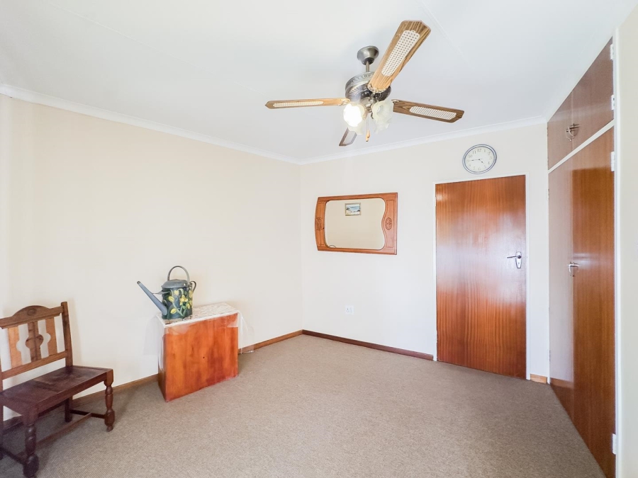 4 Bedroom Property for Sale in Florauna Gauteng