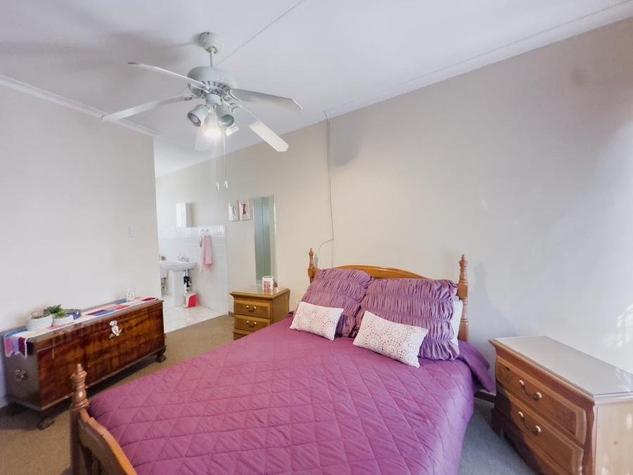 4 Bedroom Property for Sale in Florauna Gauteng