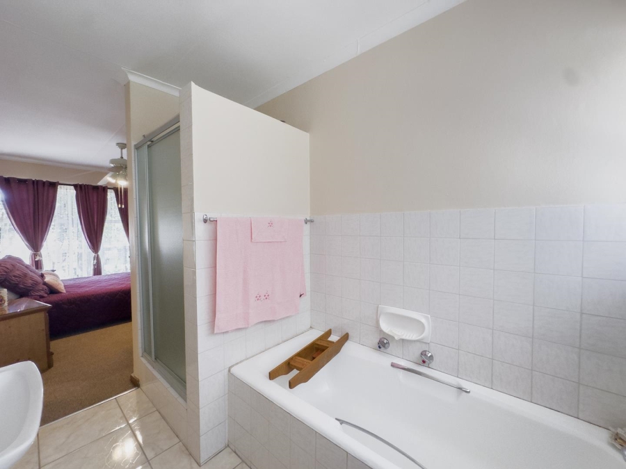 4 Bedroom Property for Sale in Florauna Gauteng