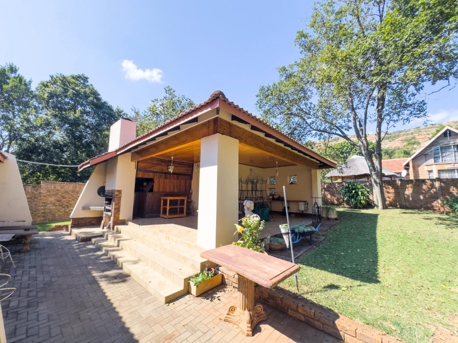 4 Bedroom Property for Sale in Florauna Gauteng