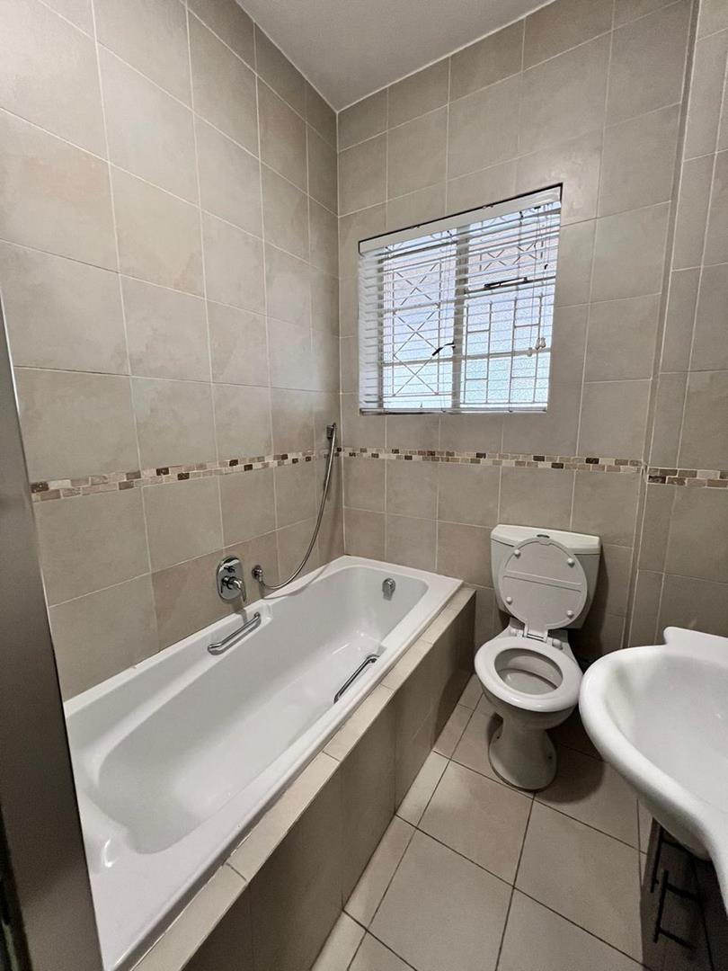 To Let 2 Bedroom Property for Rent in Illovo Gauteng