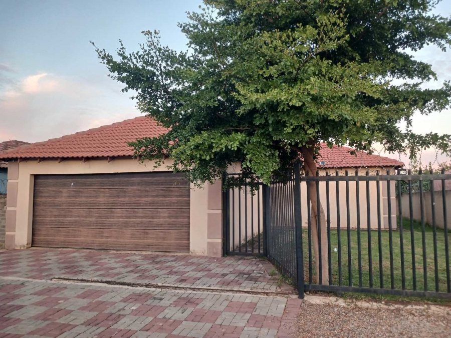 To Let 2 Bedroom Property for Rent in Akasia Gauteng